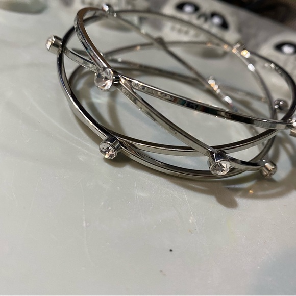 Bracelets - Picture 2 of 4